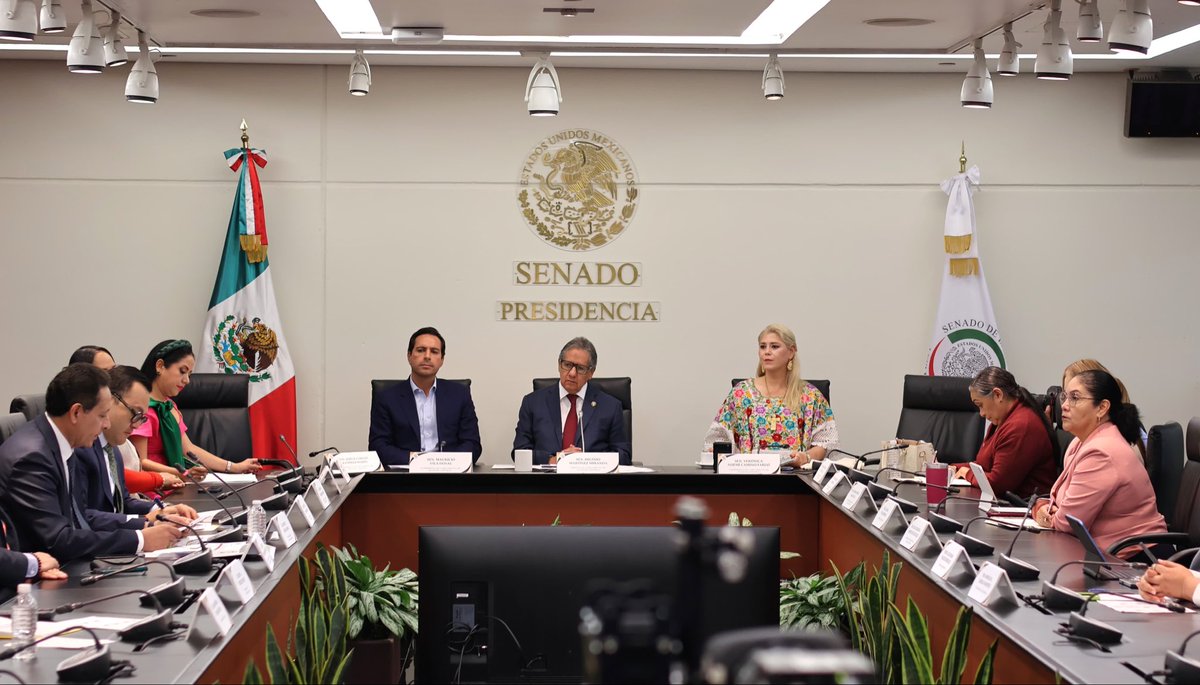 MartinaKantun's tweet photo. Participé en la reunión de la Mesa Directiva del @senadomexicano, donde seguimos construyendo acuerdos y dando cauce responsable a los trabajos legislativos.

Con firmeza y compromiso, seguimos trabajando por México. 🇲🇽 https://t.co/ean9tC8qPt