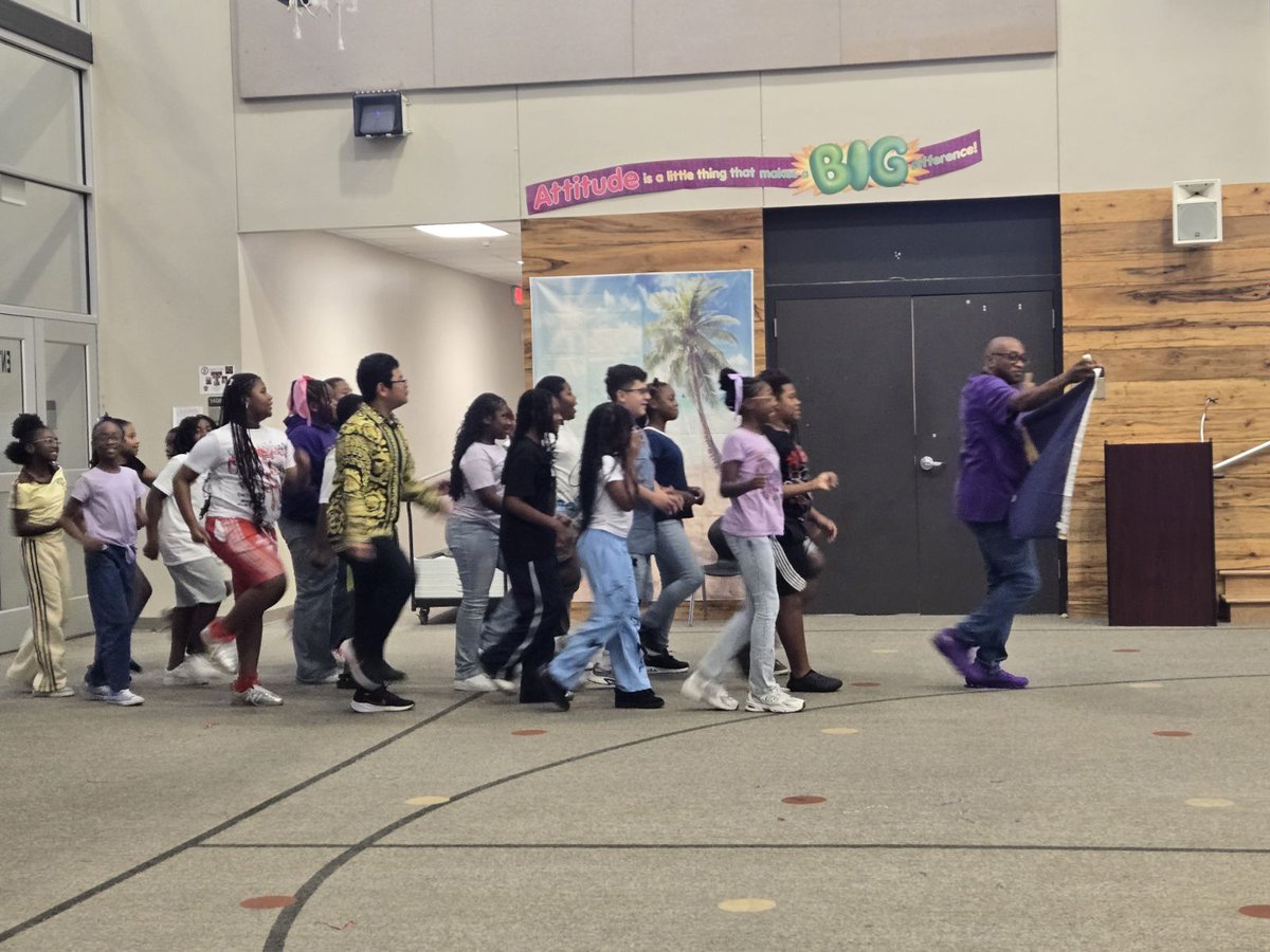SpringISD_GCMH's tweet photo. Our Mental Health Coordinator, Mrs. Gibbs, had a wonderful time supporting College &amp; Career Readiness on September 4th!  It was great seeing all the university gear, school spirit, and excitement surrounding our students and their futures!
#CollegeDay #CCMR #GCMH https://t.co/MYNzOCIoFR