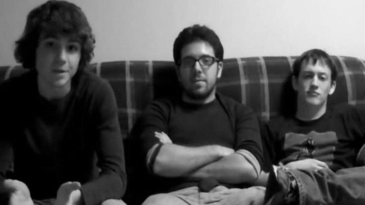 emirkiel's tweet photo. (Pointing at my computer) Thats Vinnie. That's Jeff. That's Steph. hey wear cool clothes. I like them.

My tired mom: That's great baby :) did the nice man from Wendys call back about a job?

Me: No. (points back at computer)
That's Evan. Hes inHABITED https://t.co/NuVkoZWSGU