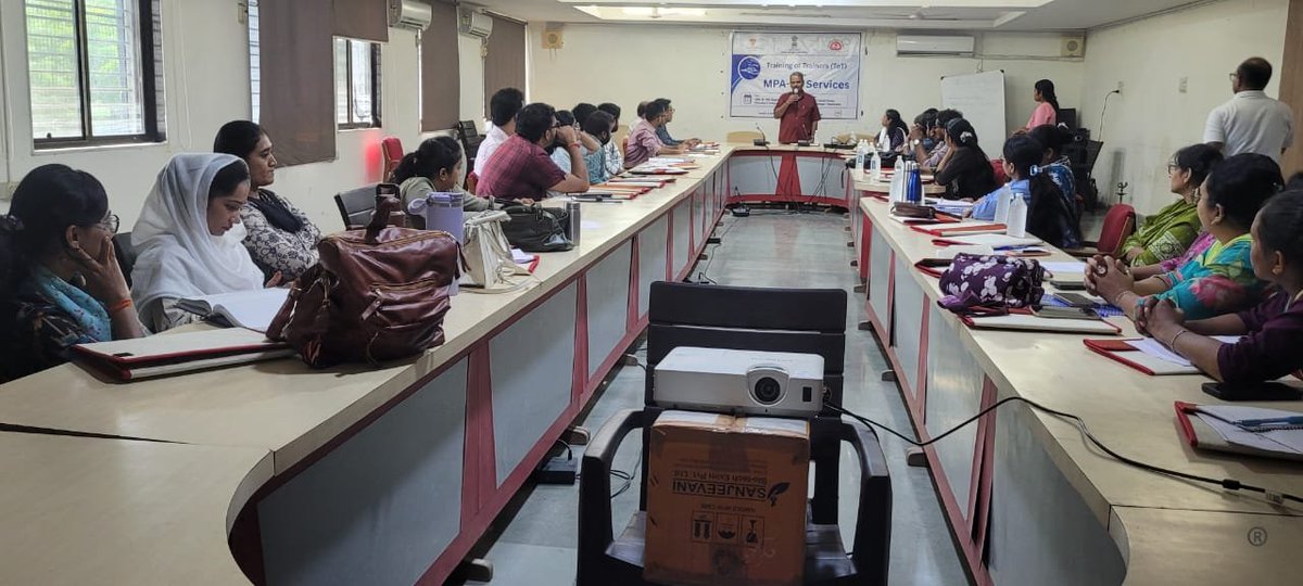 AdhoSabarkantha's tweet photo. જિલ્લામાં **ANTARA-SC અંતર્ગત Medical Officers માટે Training of Trainers (ToT)**નું આયોજન કરવામાં આવ્યું. CDHO, ADHO તથા THOશ્રીઓના માર્ગદર્શન અને સહભાગિતા સાથે તાલીમમાં ખેડબ્રહ્મા અને પોશીના તાલુકા પર વિશેષ ધ્યાન કેન્દ્રિત કરવામાં આવ્યું.
#ANTARASC #FamilyPlanning #Sabarkantha https://t.co/3LACc7I5mt