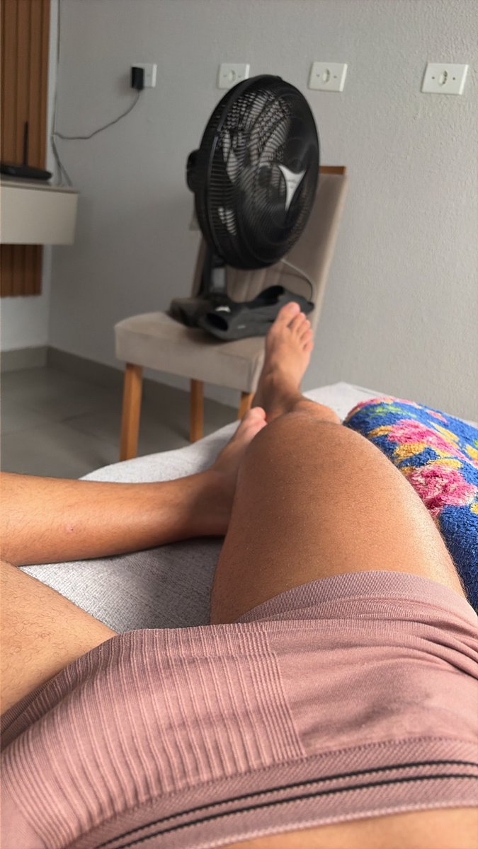plsaradinho's tweet photo. Que calor nesse Goiás 🥵🔥#boy #cueca https://t.co/qGjWss7rGG