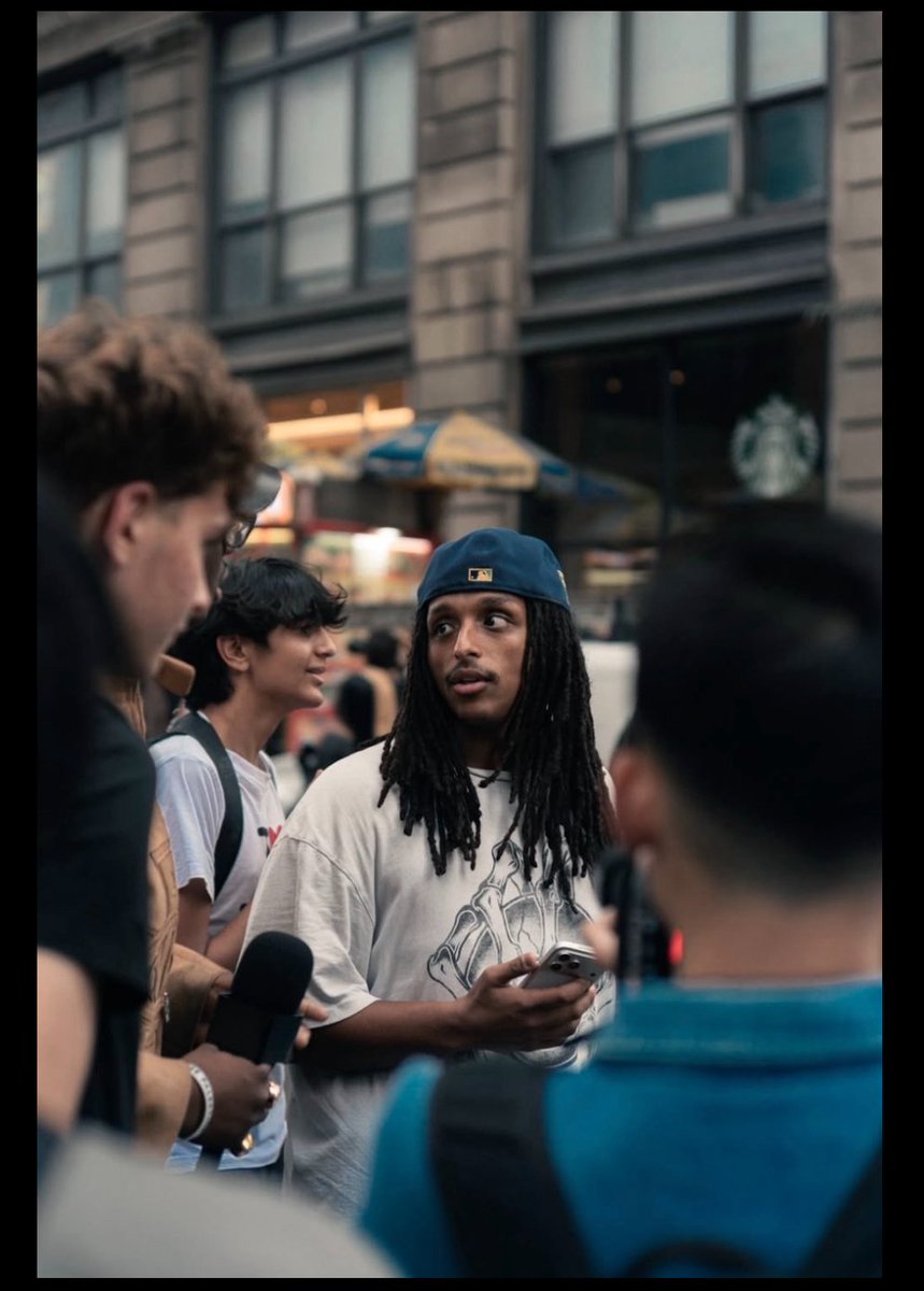 Agent00update's tweet photo. Agent's First New York Fashion Week  📸 https://t.co/ey7PCCXOiZ