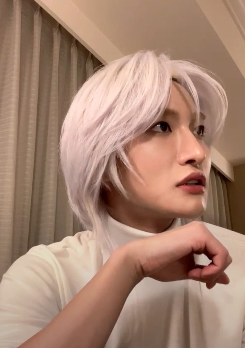 haniesluv's tweet photo. have i mentioned how insane i feel about this seonghwa https://t.co/bvxYAWBk6J