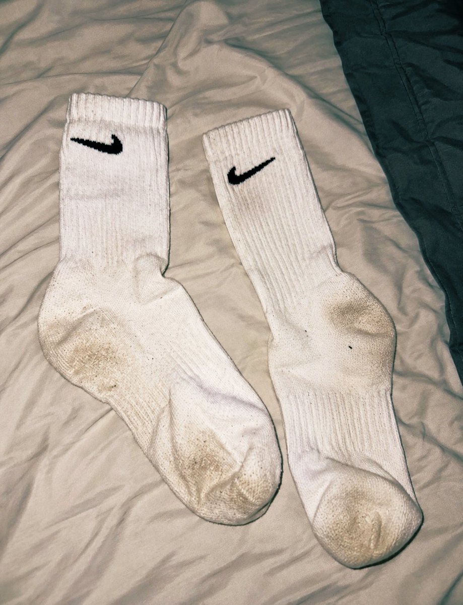 CashMassaCarter's tweet photo. Worship my worn out socks loser https://t.co/dCrz28sUqT