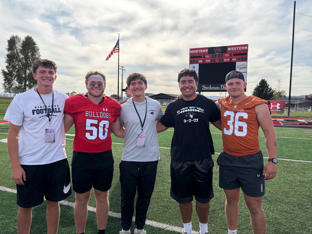 CACarpenter1199's tweet photo. I had a great time watching Western vs. Montana Tech. Thank you to @Coach__Murray and @Coach_Martello for having me out! https://t.co/tJb3F4N79f