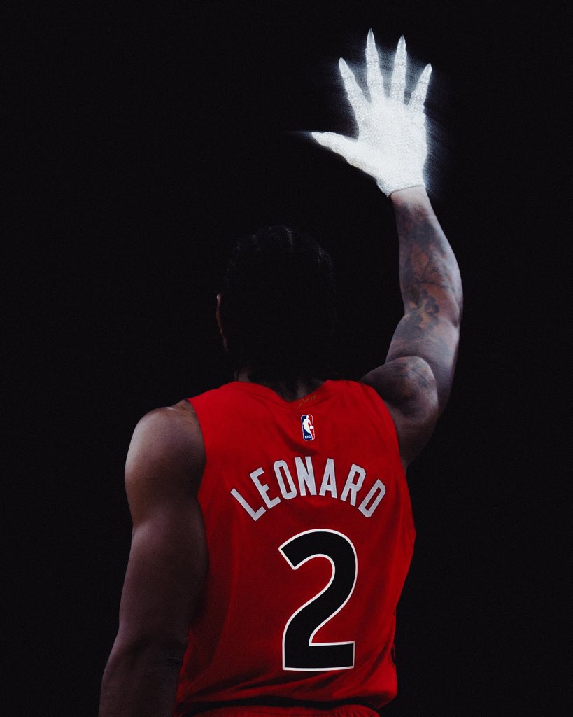 RapsShowYo's tweet photo. KAWHI IS OFFICIALLY A RAPTOR AGAIN🖐️ https://t.co/RKKMpdiP53