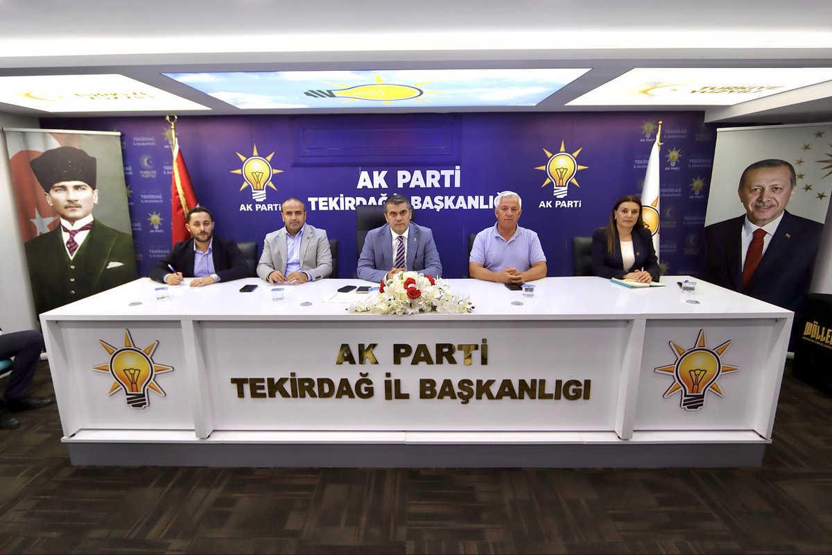 av_aligumus's tweet photo. Haftalık Olağan İl Yürütme ve İl Yönetim Kurulu toplantımızı gerçekleştirdik.

Toplantımızın hayırlara vesile olmasını dilerim. https://t.co/oR3hqaj70h