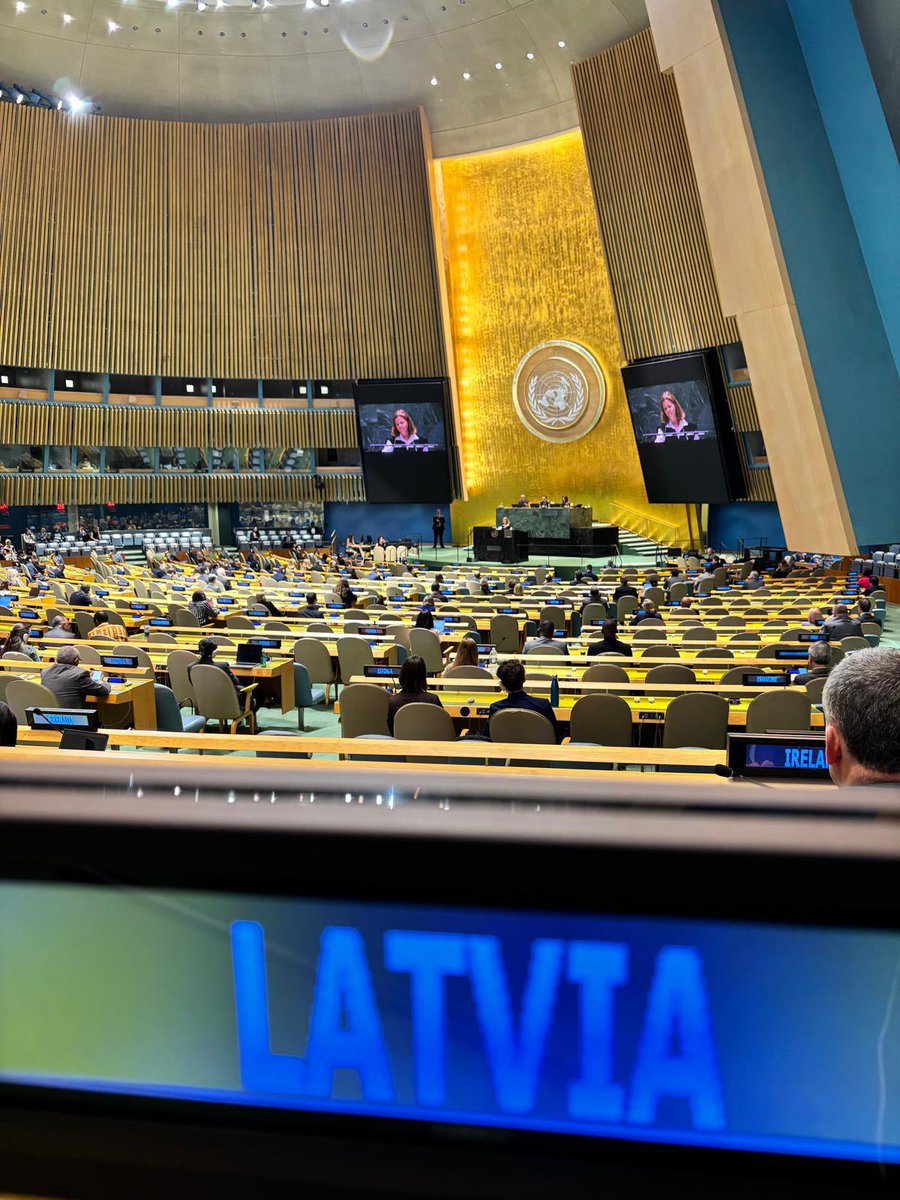 LatviaUN_NY's tweet photo. 🖤 At the @UN General Assembly meeting, Latvia stands in solidarity with Norway and its people following the passing of His Majesty King Harald V. Our thoughts are with our Norwegian friends at this solemn moment. 🇱🇻🇳🇴 https://t.co/WhENVg7Wua