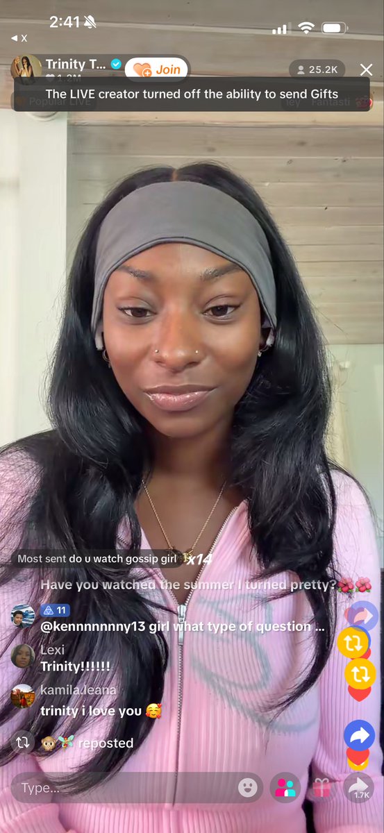 Behindthes61883's tweet photo. And she turned off accepting gifts. Iktfr 🤏🏾 https://t.co/W2OmgsdKKh