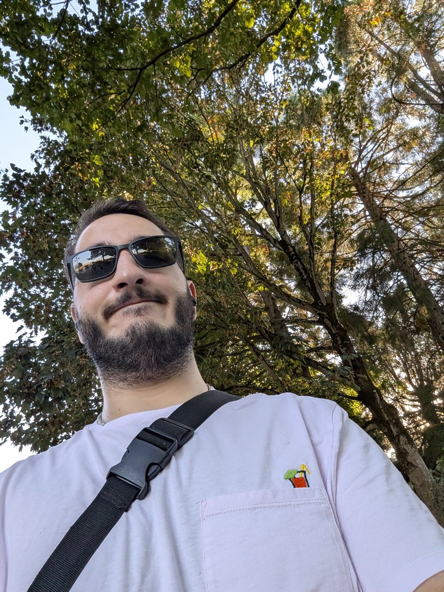 TheAllano_'s tweet photo. Ciel po très gris mais c'est ok 🤓
#LGBTQIAGreySky https://t.co/4RJPPkrMR7