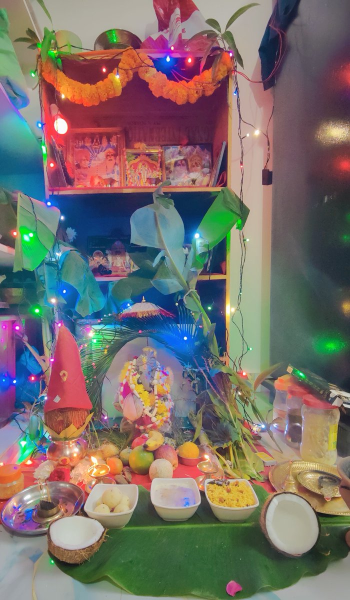 sharanbassappa's tweet photo. మా ఇంటి బొజ్జా గణపయ్య🚩🙏

 జై బోలో గణేష్ మహారాజ్ కీ జై ✊

 #My_Home_Ganesha
 #JaiBoloGaneshMahaRaajKiJai https://t.co/fpOcHDS7f8