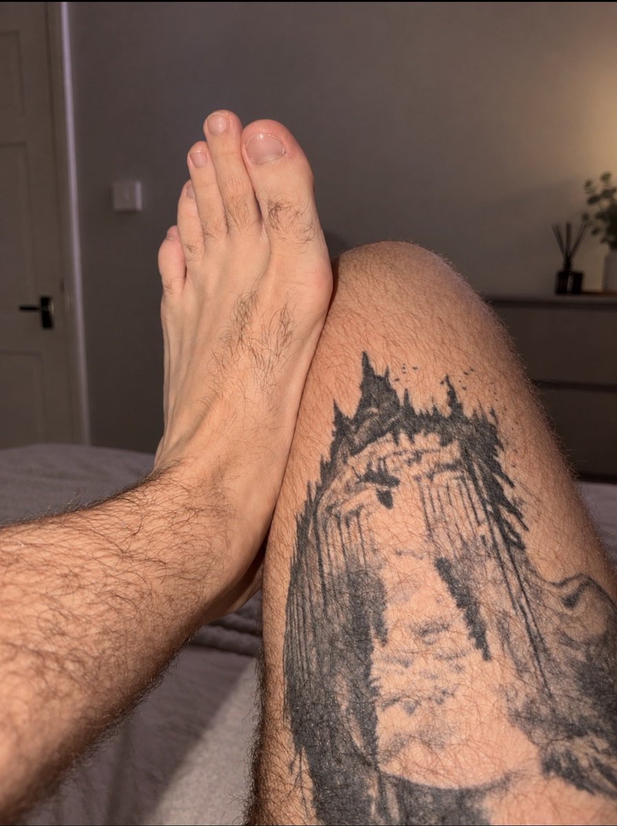 FeetByFabio's tweet photo. @FeetFinder Gay feet https://t.co/mCLPY8Quvs