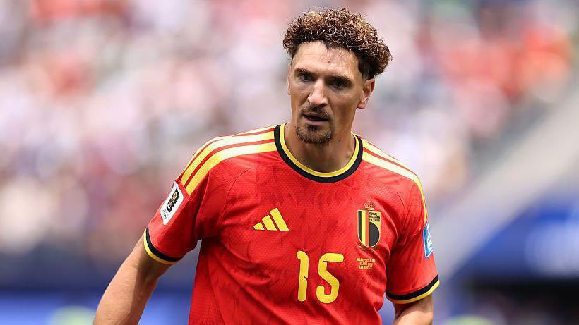 FutboliPolitica's tweet photo. 🇧🇪“Creo que el caso Balogun fue un reflejo de todo el Mundial, dominado por el capitalismo, el entretenimiento y el dinero. Esta Copa del Mundo ha sido el lado oscuro del fútbol"

Palabras del futbolista belga Thomas Meunier en una entrevista para @TheAthleticFC. https://t.co/LM5T6tcS7T