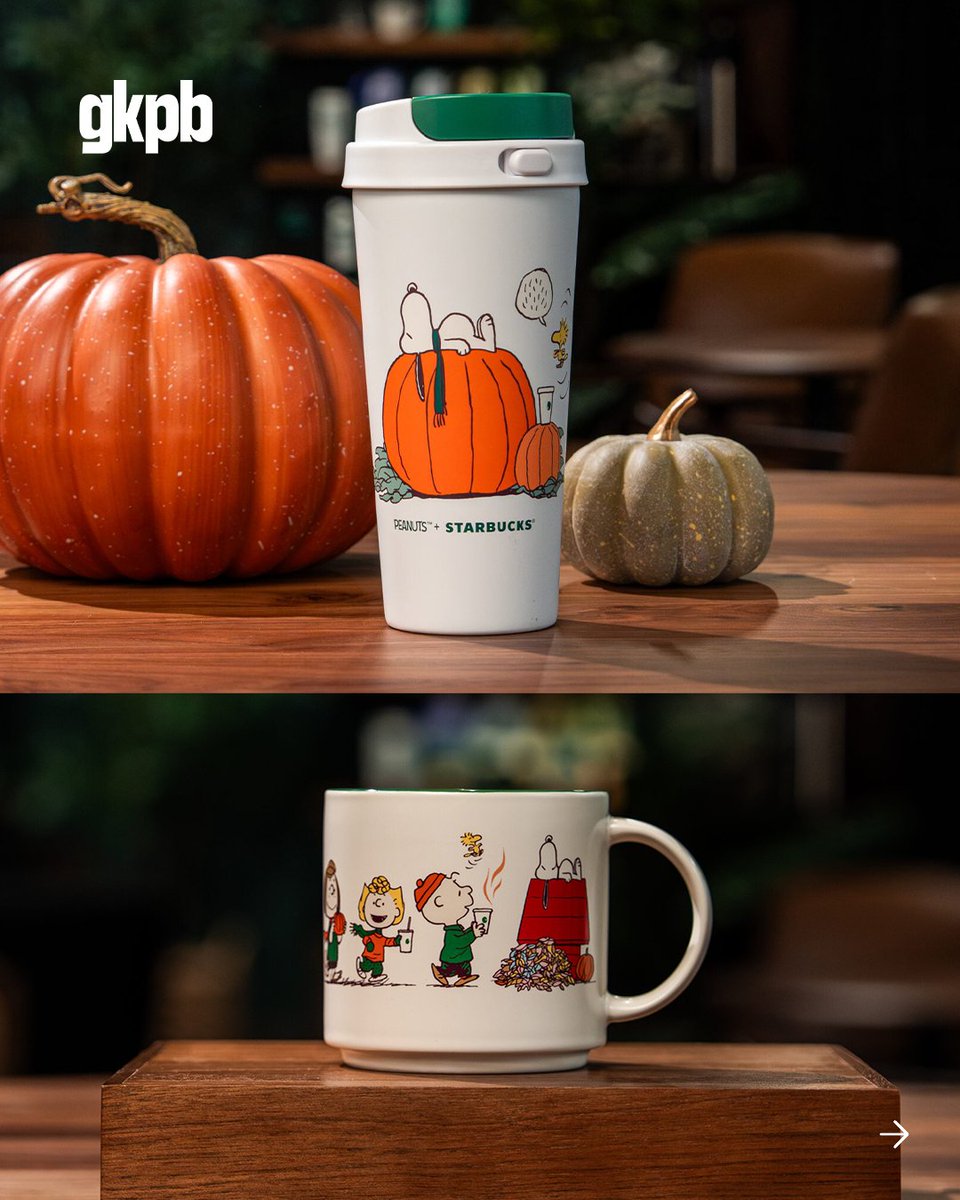 gkpb_oficial's tweet photo. Depois do sucesso da colaboração entre Snoopy e Starbucks no exterior, chegou a vez do público brasileiro ter a oportunidade de adquirir itens da colaboração entre as marcas.

A coleção Snoopy x Starbucks contará com cerca de 10 produtos temáticos, além de um cardápio de bebidas exclusivas. O grande destaque da colaboração fica para o copo de vidro do Snoopy, que traz uma figura de Woodstock no canudo, touca e cachecol. 

⏩ https://t.co/kISqdjBdGu