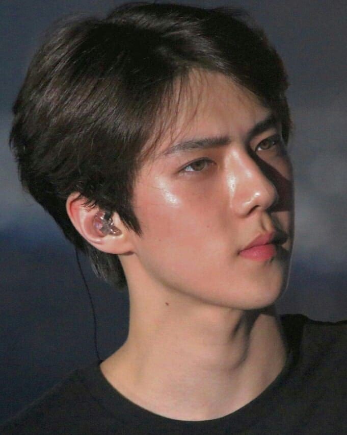 softhunnie94's tweet photo. SEHUN IS UNREAL https://t.co/8AbRIX8v29