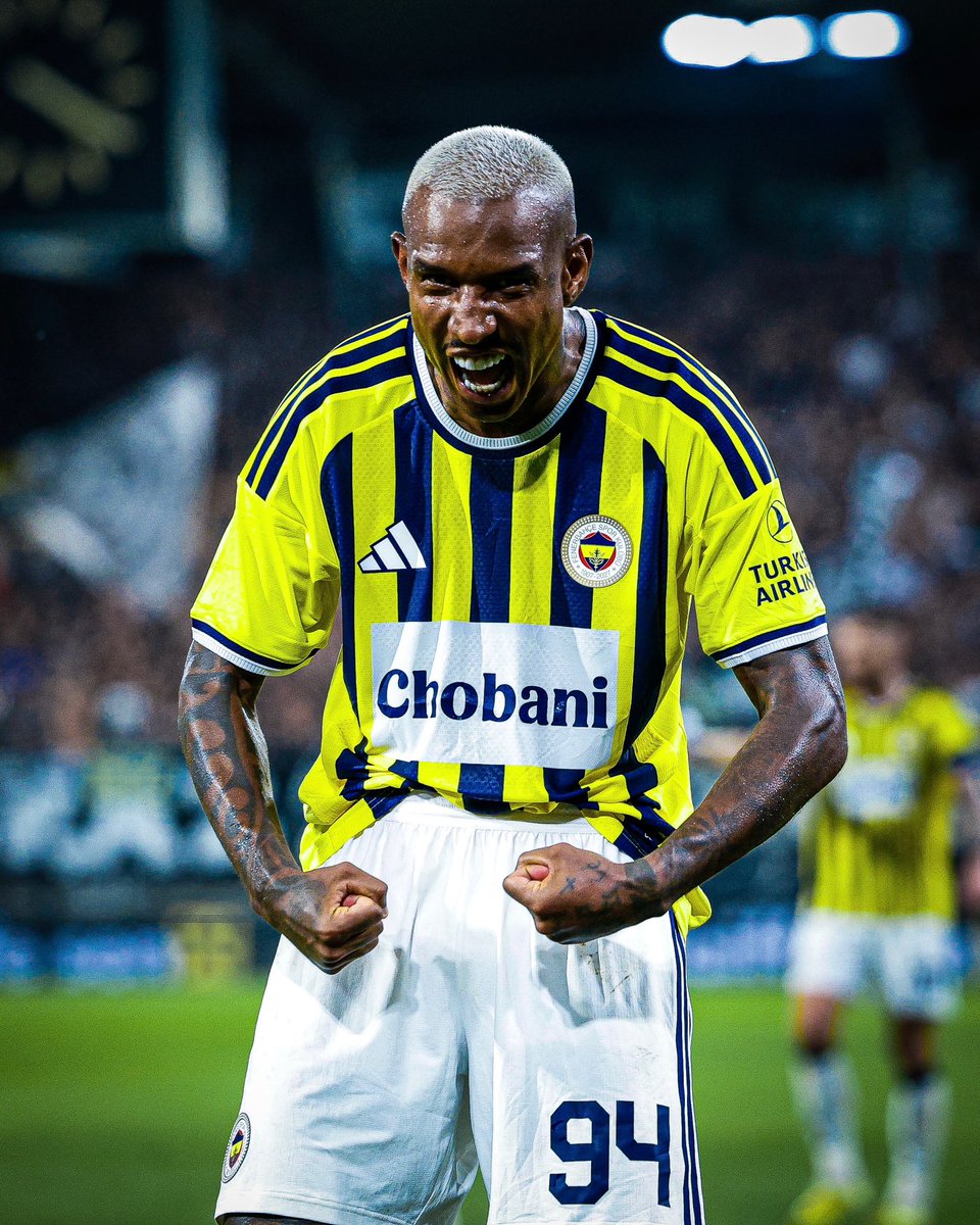 KaplerdeFener's tweet photo. Talisca gibi skor yükünü çeken ve maçın her anında gol tehlikesi oluşturan bir adamdan çıkıp Lukaku gibi hazır olmayan bir ismi üstelik bonservis vererek alanlara selam olsun! https://t.co/eBzMRHNpEI