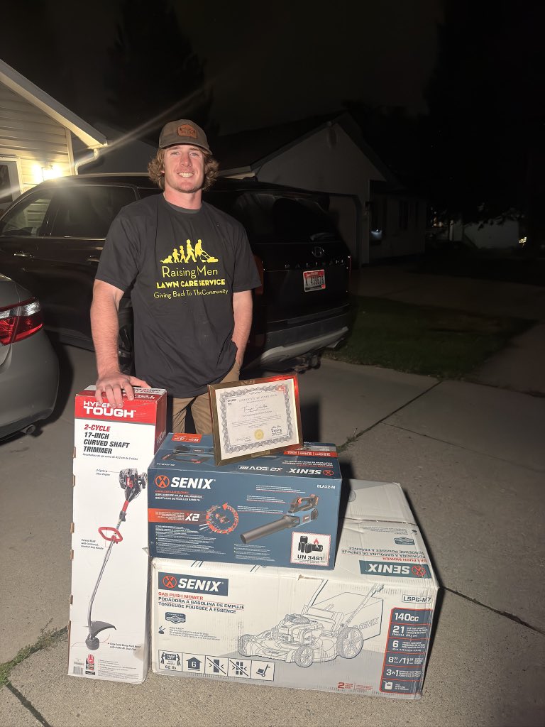 iamrodneysmith's tweet photo. Family, please help me congratulate Thayer of Rathdrum, ID on completing our 50 Yard Challenge! Thayer mowed 50 free lawns for the elderly, people with disabilities, single parents, and veterans in his community. What an incredible accomplishment and a great example of giving back! *  He signed up in his senior year of HS at 17, then turned 18 & finished at 19. Thank you for seeing the challenge through.