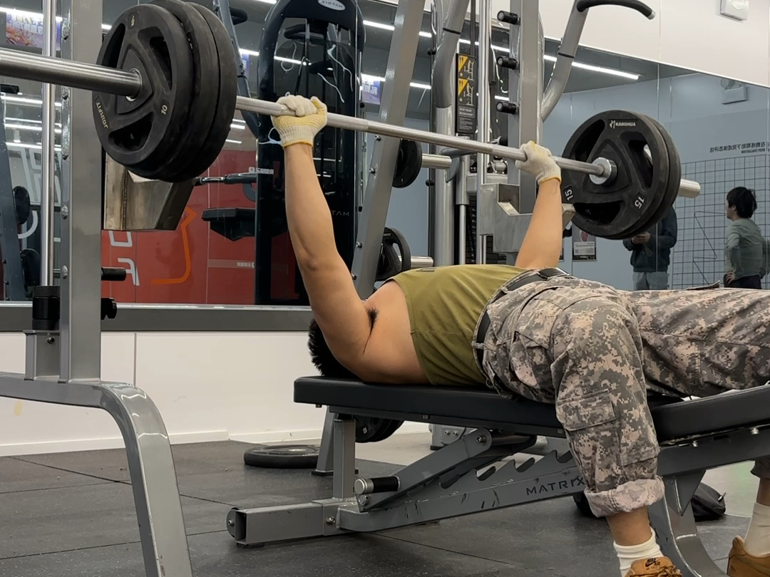 ALIMNJATOI's tweet photo. Today I pushed past my comfort zone and finished that hard workout I’d been avoiding – small win, big mindset shift!  No more letting fear of struggle hold me back.， https://t.co/tS5csYJVV6