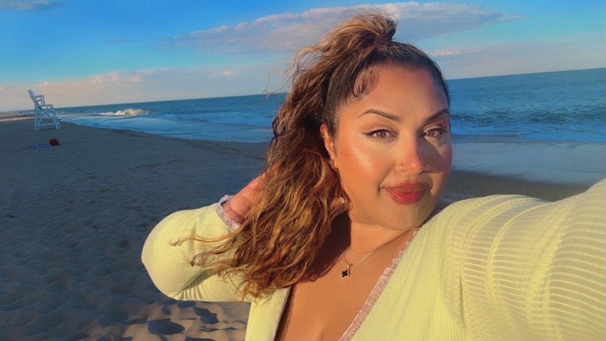 zicho19's tweet photo. The beach just feels different. Sunrise brings peace, sunset brings quiet magic, and everyday noise fades away. Work can wait. School can wait. I can’t wait to be back. https://t.co/JoaoSbutVu