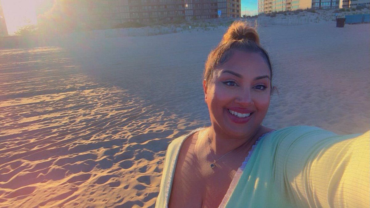 zicho19's tweet photo. The beach just feels different. Sunrise brings peace, sunset brings quiet magic, and everyday noise fades away. Work can wait. School can wait. I can’t wait to be back. https://t.co/JoaoSbutVu