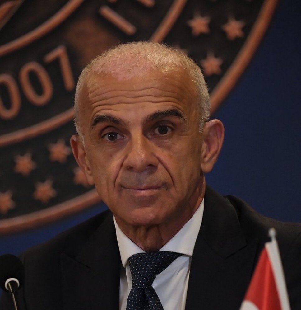 FenerGlobalOrg's tweet photo. Fenerbahçe’nin futbol aklı Oğuz Çetin hakkında görüşleriniz nedir? https://t.co/3K7Ost1hmd