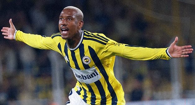 SaracogluSports's tweet photo. Bu adamı göndermek Fenerbahçe'ye ihanetti. https://t.co/40HbKYQbaL