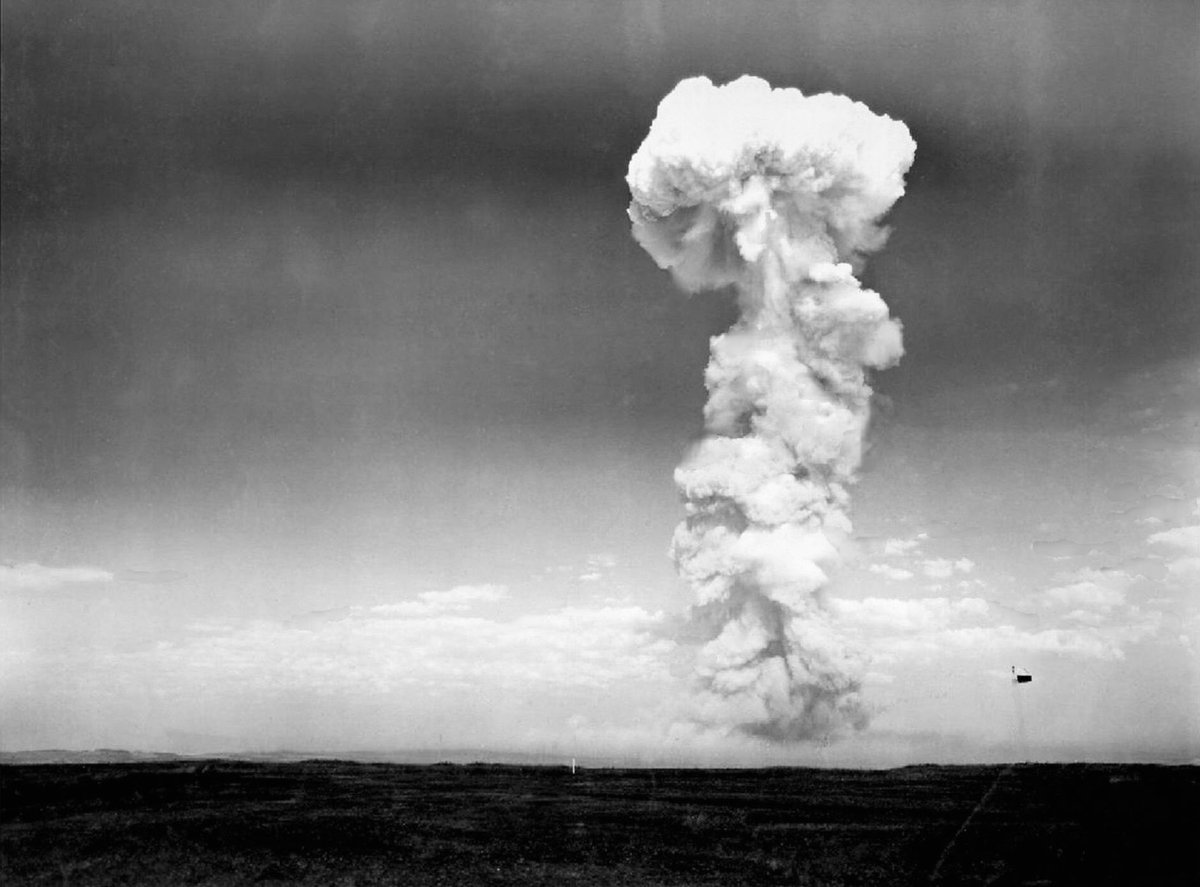 atomicarchive's tweet photo. On September 14, 1954, the USSR conducted a military exercise incorporating a nuclear test detonation. The exercise involved 45,000 Soviet troops at the Totsk range in the Orenburg region. The RDS-2 atomic bomb with a yield of 40 kilotons was detonated at an altitude of 350 m. https://t.co/14KjNrGQ9A