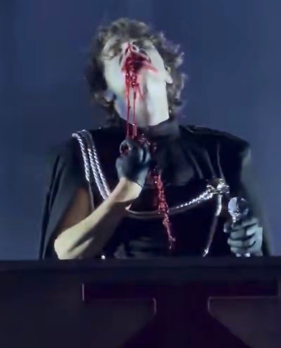 fixfaxfvck's tweet photo. Same person btw https://t.co/IIO4AgFRgE