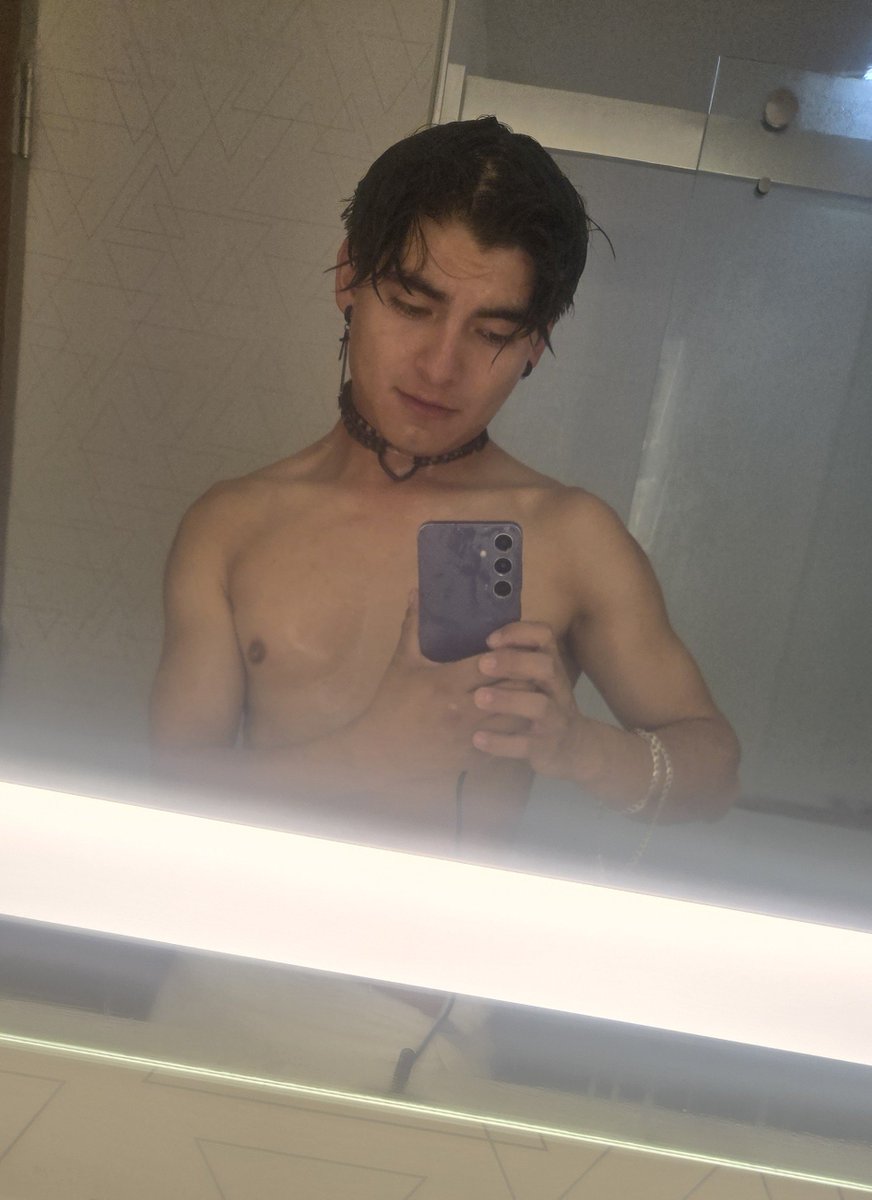 AbbdonKit's tweet photo. @TwinksEdoMex 
Quien para quitarnos el calor? 🫣🔥💦
LIKE /  RT / Follow para mas... 😶‍🌫️�� https://t.co/bPHjJXmXxZ