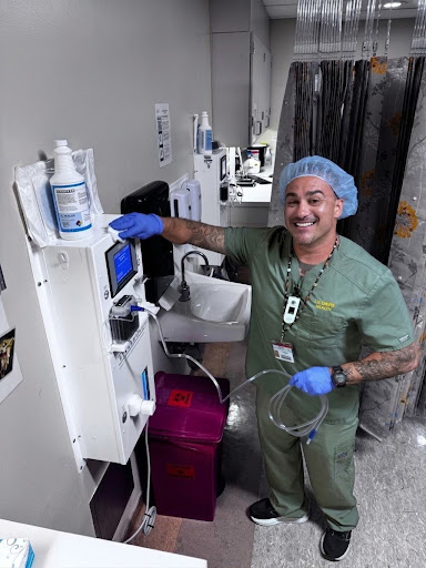 afscme3299's tweet photo. “I’m actively practicing and speaking 20 languages to make patients feel safe and comfortable when they come to see me for their procedures.” 

Matt “Bobcat” Ball is a Radiology Assistant II in the radiology department at the UC Davis Medical Center where he helps drain excess fluid from patients' abdominal cavities, often due to liver disease or cancer. For many patients, coming in for these procedures can be a difficult time and Matt is proud to be with them every step of the way. He makes sure their day feels a little lighter by connecting with them, sharing a laugh, and doing whatever he can to make them feel comfortable. 

“I want to treat patients the way I want my family to be treated.”

#WERUNUC #afscme3299 #ucworkers #unionpower #UCdavis