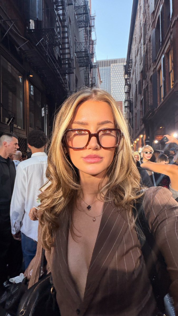 AstabushAB's tweet photo. Thank you #nycfw https://t.co/TL6GVVSw6g
