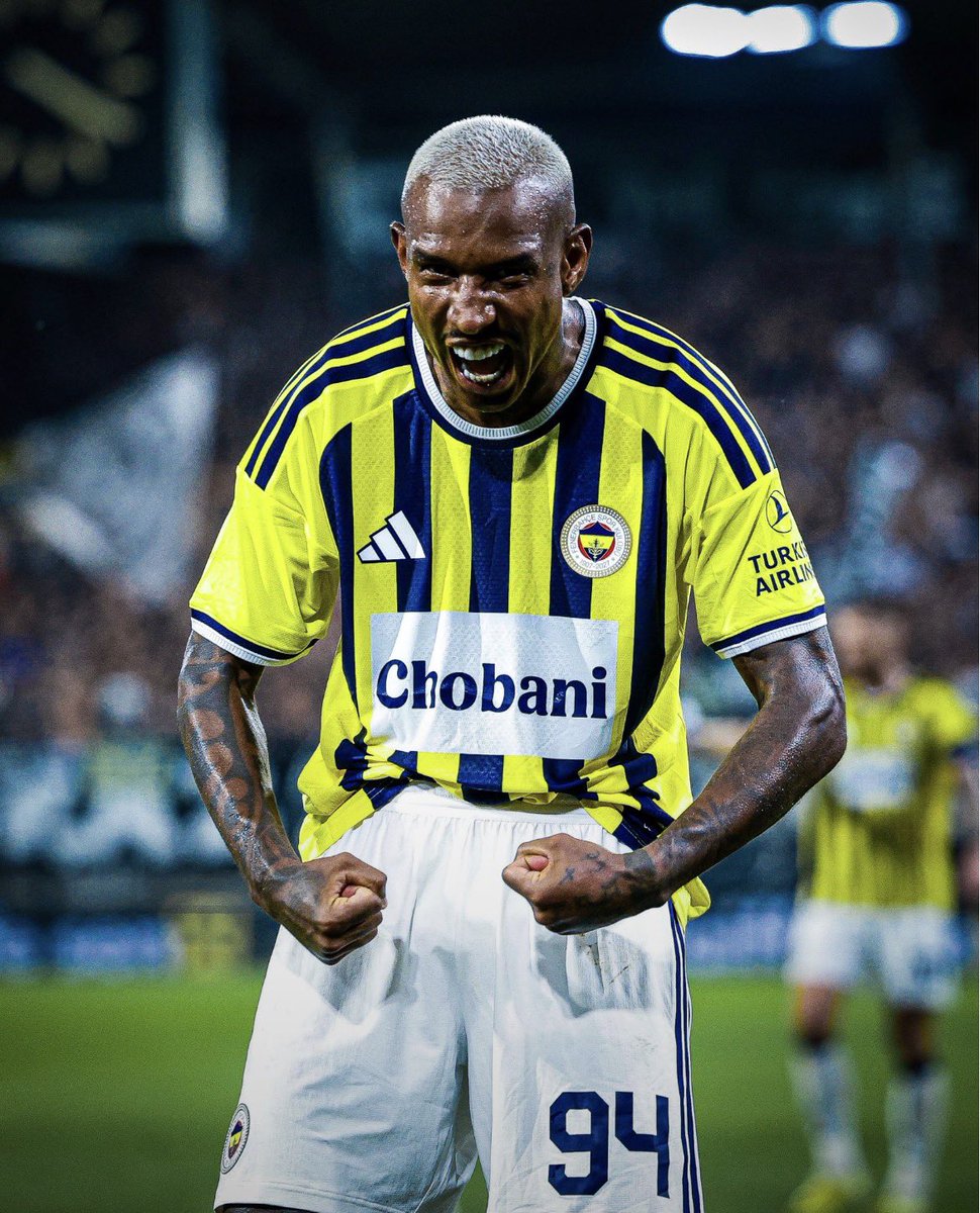 Fener10line's tweet photo. Gönderdiğiniz Talisca bu maçı tek başına çözerdi.

Talisca yerine tercih ettiğiniz Lukaku’nun daha golü bile yok!

Talisca uğruna göndermediğiniz Semedo’nun hali ortada!

NE KADRO PLANLAMASI AMA! https://t.co/XsKmBOaBOF