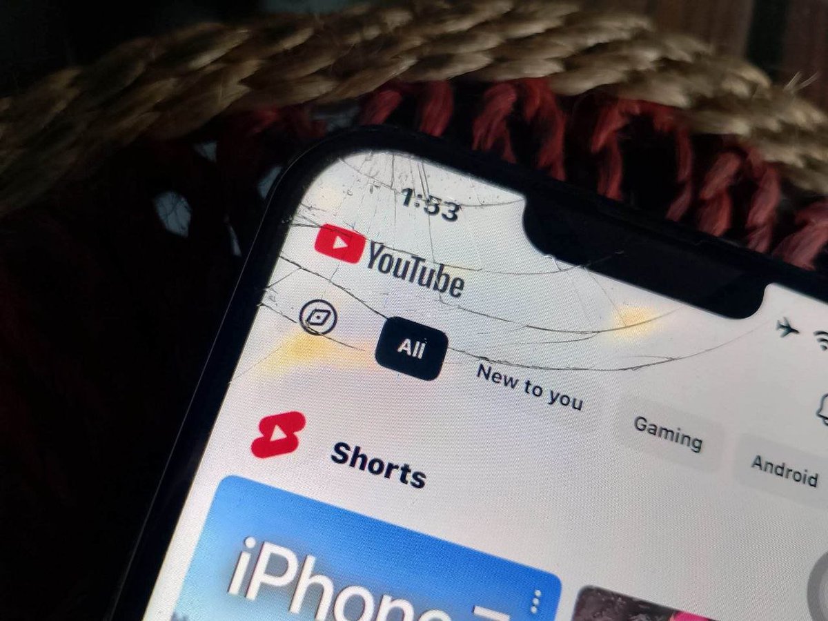 Radhika81298's tweet photo. @ZoomexOfficial iPhone 13 Pro
I won't sell it because the A15 Bionic chip handles real-time chart tracking and heavy multitasking without missing a beat. Itโs the ultimate combination of power, battery life, and durability. #ZoomexStory #MyFirstIPhone https://t.co/e1eOydllBd