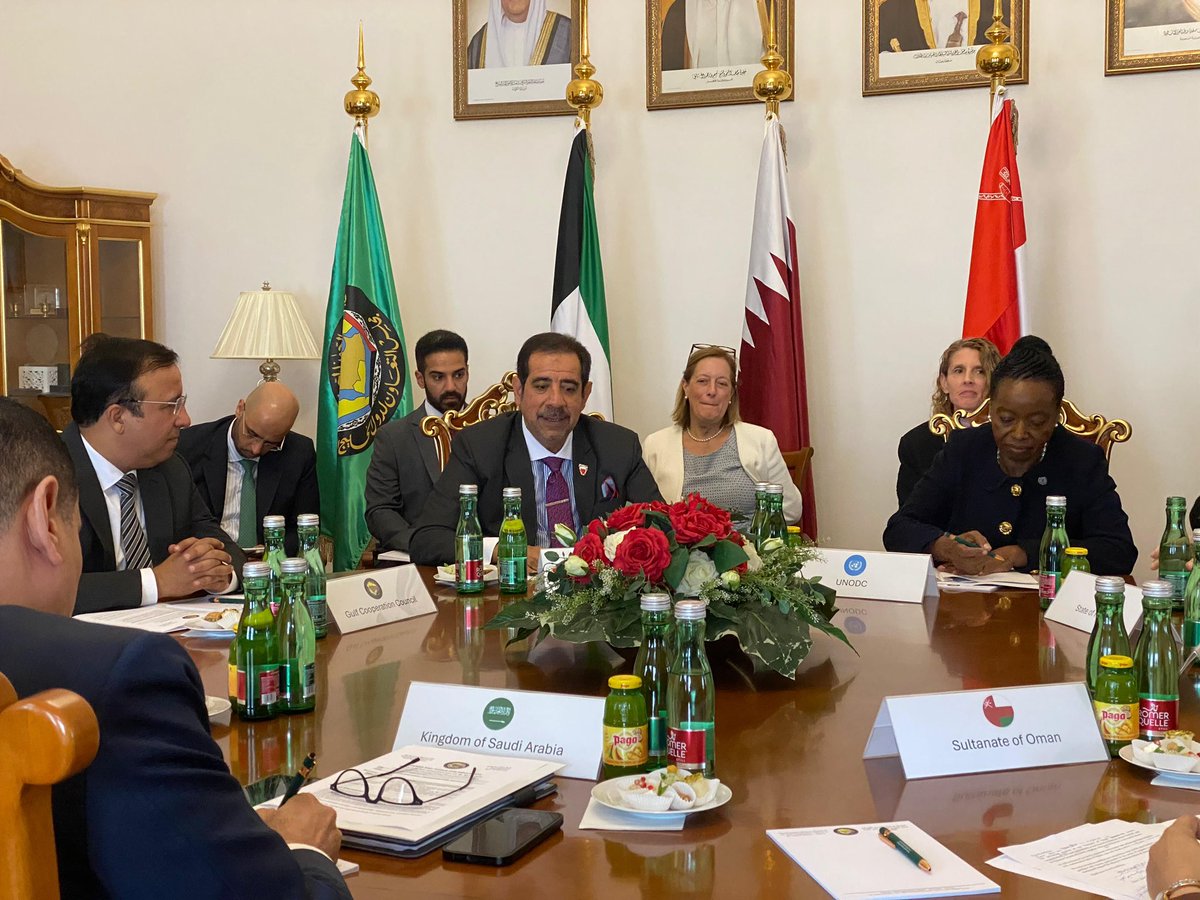 BahrainMsnCH's tweet photo. المندوب الدائم لمملكة البحرين لدى مكتب الأمم المتحدة والمنظمات الدولية الأخرى في جنيف وفيينا يعقد اجتماعًا مع المديرة العامة لمكتب الأمم المتحدة في فيينا المديرة التنفيذية لمكتب الأمم المتحدة المعني بالمخدرات والجريمة (UNODC).

https://t.co/wDlkF0KQwa https://t.co/QpCca6Yk50