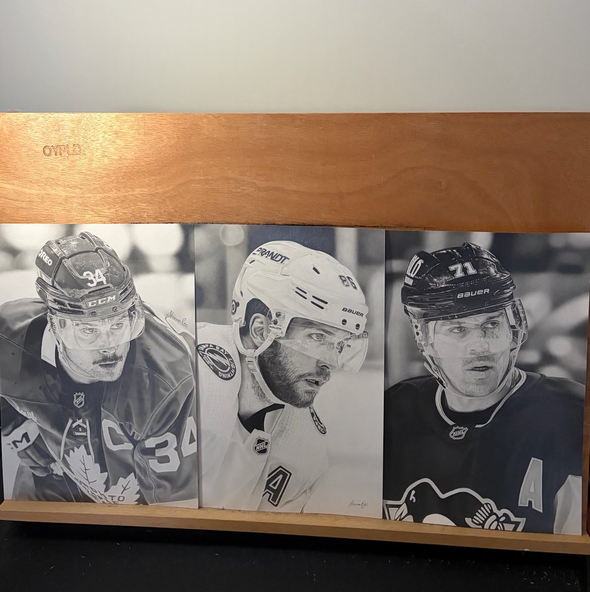 shannonrosssx's tweet photo. 3 of my graphite hockey portraits this year! All still available☺️ https://t.co/UjACfZDq99