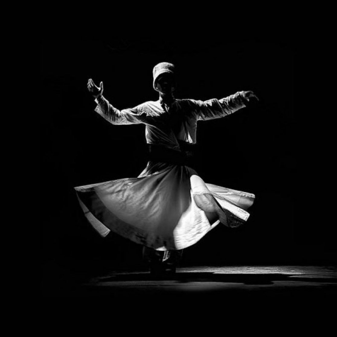 RumiArab's tweet photo. لا تُبالغ في لومِ نفسك على كلِّ ما فات…

بعضُ الجروحِ قدَّرها الله، لا ليُعاقبك، بل ليُطهِّرك؛ ليغسلك من ظنِّك أنَّ بيدِك كلَّ شيء، وليُريك أنَّ العودةَ إليه ليست خيارًا… بل نجاة.

— شمس التبريزي https://t.co/57BM2LYzK2