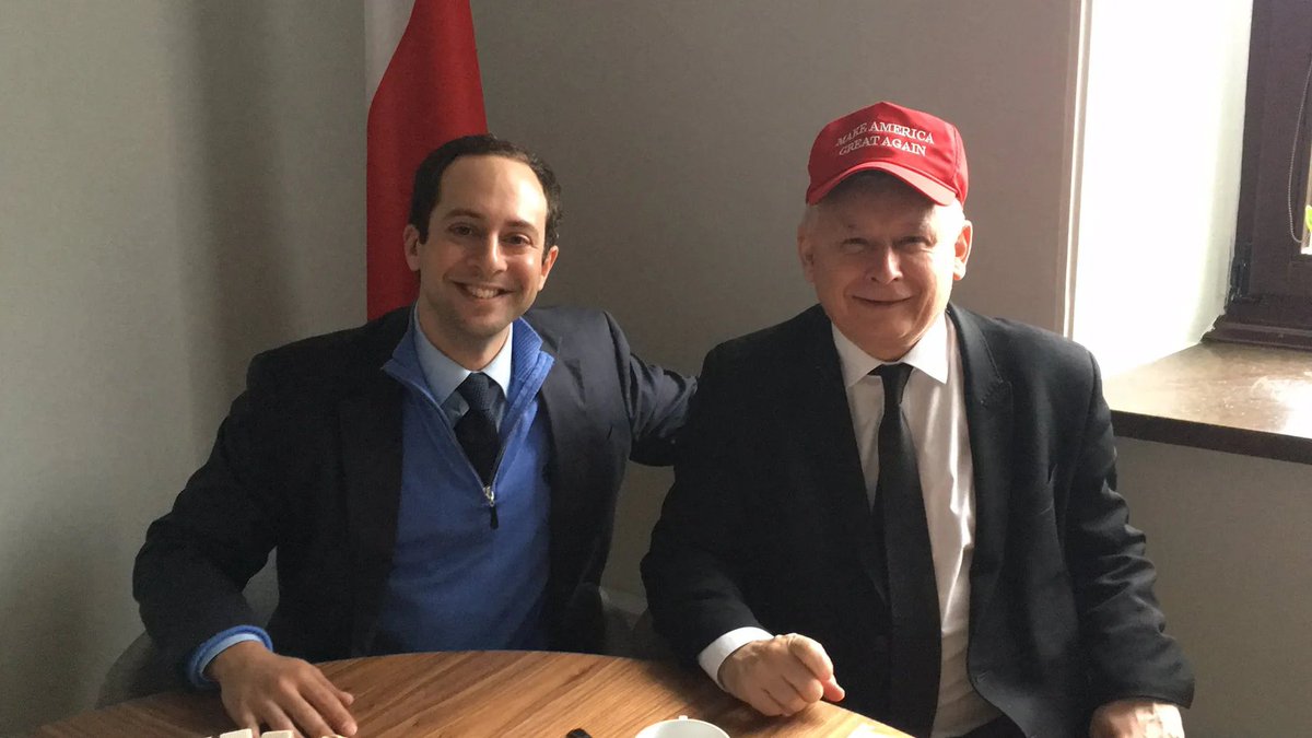 sheemawn's tweet photo. Wczoraj okazało się, że wesele synowi Trumpa sfinansował rosyjski oligarcha, przyjaciel Putina. Pytany o te rewelacje rzecznik syna Trumpa powiedział, że to całkowita nieprawda i nie znają człowieka. Dzisiaj jego żona odniosła się do sprawy na IG i powiedziała, że to ich serdeczny przyjaciel, a wcale nie finansował im wesela, tylko dał im to jako prezent ślubny - tak, jakby to było jakkolwiek lepsze XDD 

Przypominam, że prawie cała prawa strona sceny politycznej uważa, że tylko w Trumpie nadzieja i należy się skłócić z Niemcami, Francuzami czy Szwedami, bo daddy Trump nam pomoże w razie czego. Powodzenia.