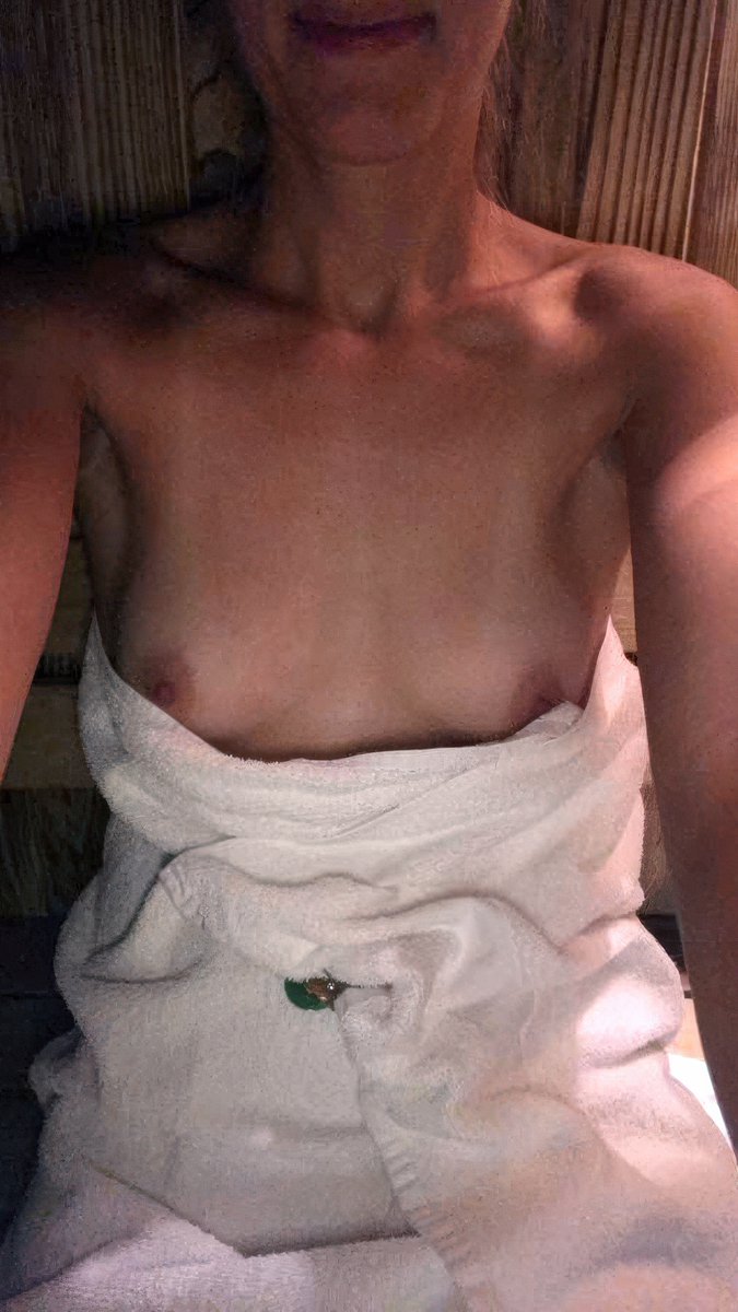 milfmirror's tweet photo. Oops, towel slipped in the coed sauna this morning 😏

#milf #hotwife #nsfwtwitter #sauna https://t.co/BfvC2PuZ35