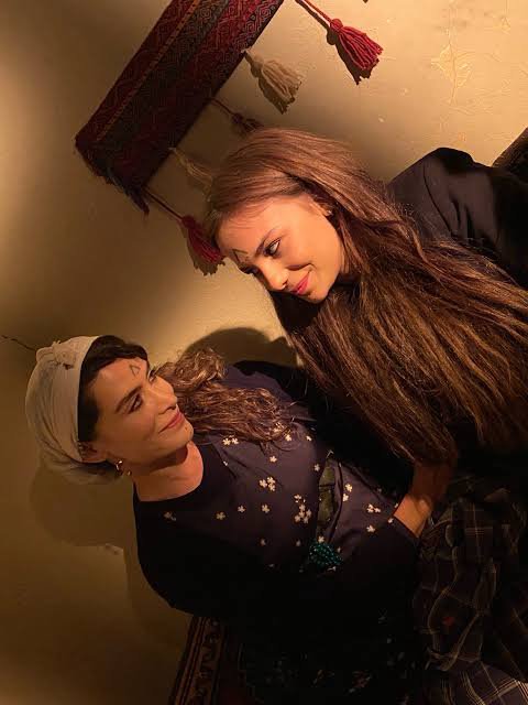 zilanozatl30's tweet photo. "Xezal inanan ve ışıltısını kaybeden kızlar içindir.."
#Roza 🎬 https://t.co/AxAQ08TVvN