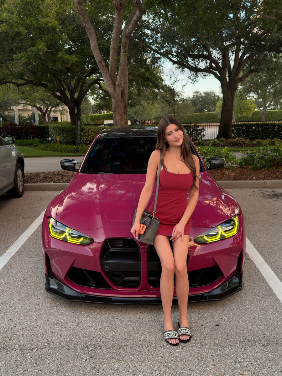 AutumnSpoonerr's tweet photo. accidentally matched the car again 
#cargirl #bmw #carlover https://t.co/9tvDsSdrDY