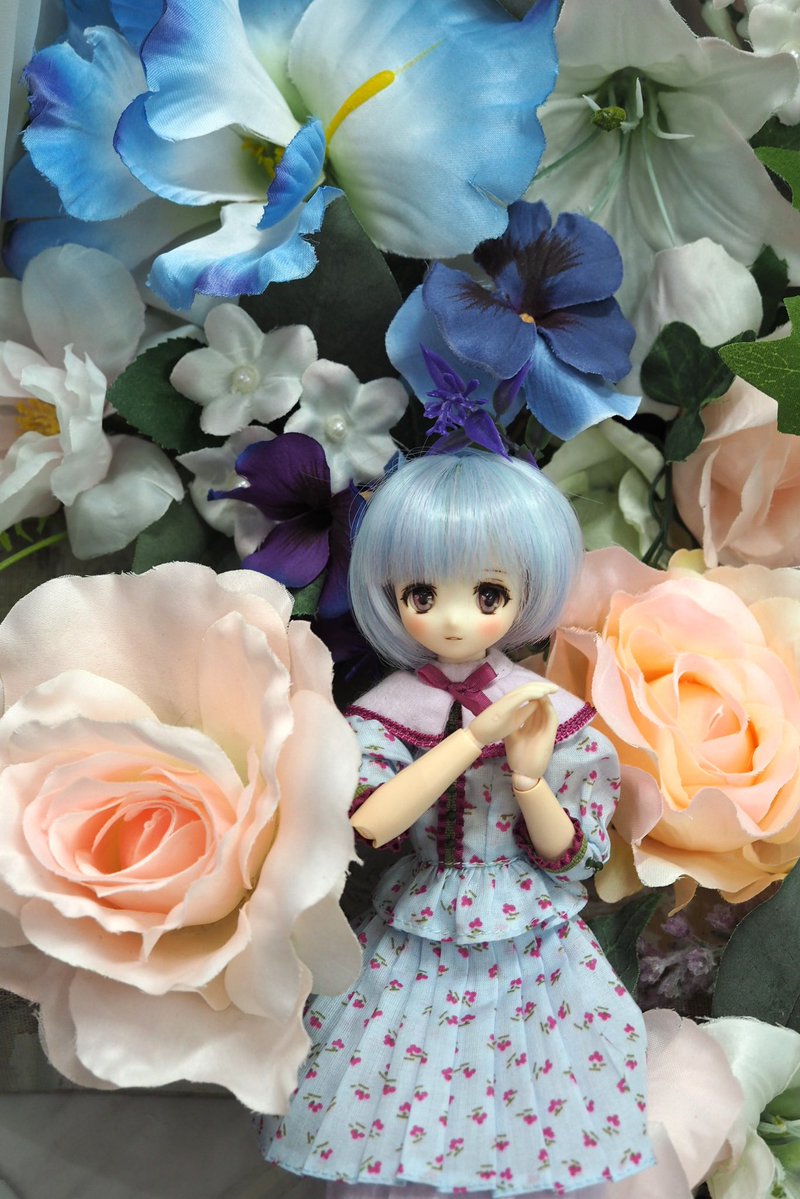 UkyacatD's tweet photo. おはようございます。また起きるの早すぎ。
お茶するエリィちゃんとお花に囲まれたエリィちゃん。最近中国茶飲んでないなあ。飲みに行きたい。

#マリゾー https://t.co/bwJsByhT0l