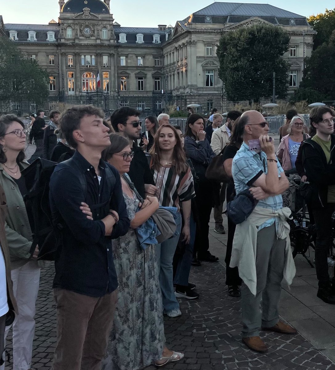 ToutpourLille's tweet photo. À nouveau aux côtés des associations féministes, pour l’adoption de la proposition de loi intégrale contre les VSS ! Et les moyens qui vont avec ! 💜✊ https://t.co/4mqQrYAx66