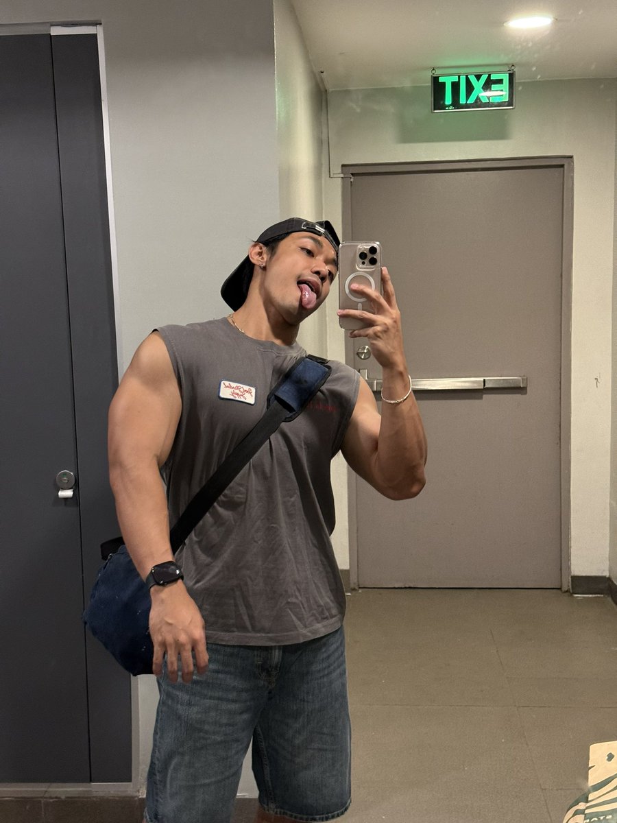 reeyogrande's tweet photo. Can I use this tongue to hit ur… 😏😉
https://t.co/AXGtavS2Qv https://t.co/0K8n0q1A3t