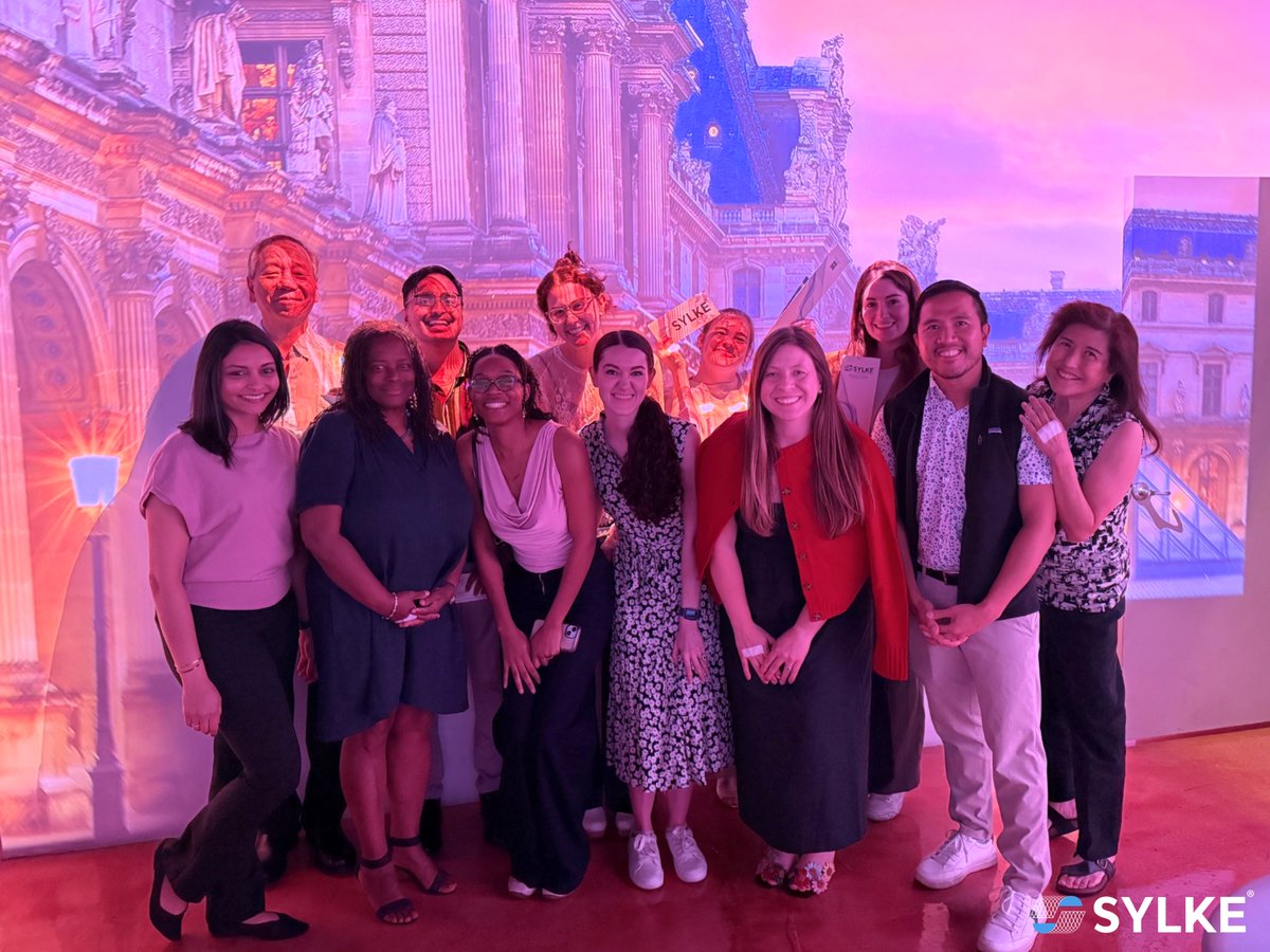 sylkemd's tweet photo. SYLKE® had a wonderful evening sponsoring a journal club for the UNLV OB/GYN residents and attendings.

Thank you to Marsha Matsunaga-Kirgan, MD, for hostingand Aradhana Mehta, MD, for leading the discussion. SYLKE® is honored to support advancements in women's health. 💫

#SYLKE #SilkFibroin #SkinClosure #MedicalDevice #OBGYN #UNLV
