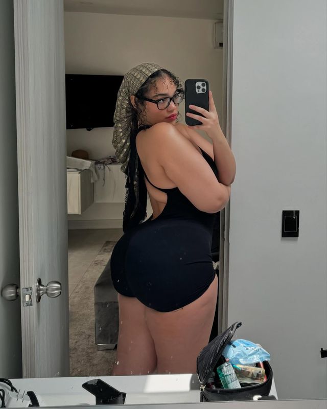 peachyygemm's tweet photo. took a quick selfie https://t.co/miThsamJTg