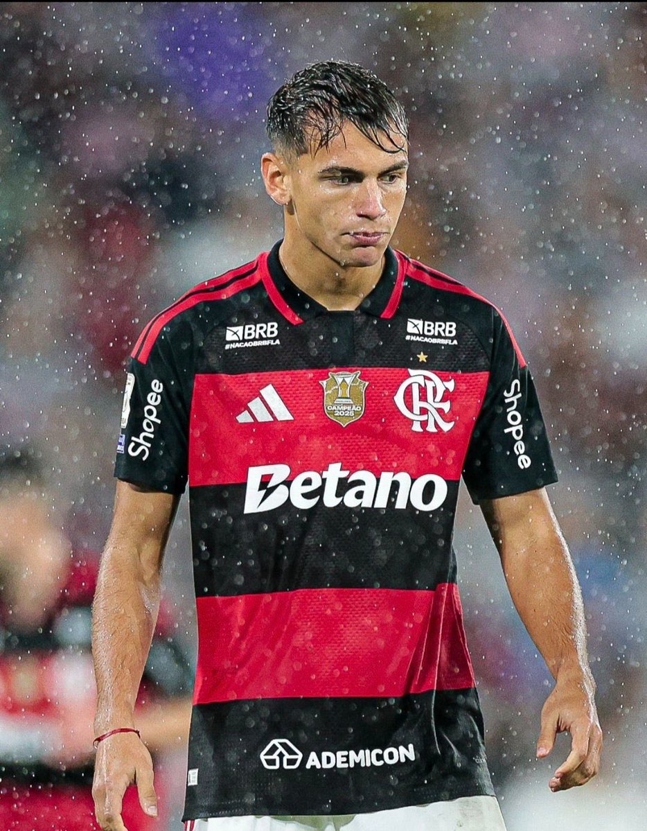 Mengo100Filtro's tweet photo. O que a chuva está fazendo com El Calvo Freitas é uma covardia. https://t.co/IbRCu4Rvtb