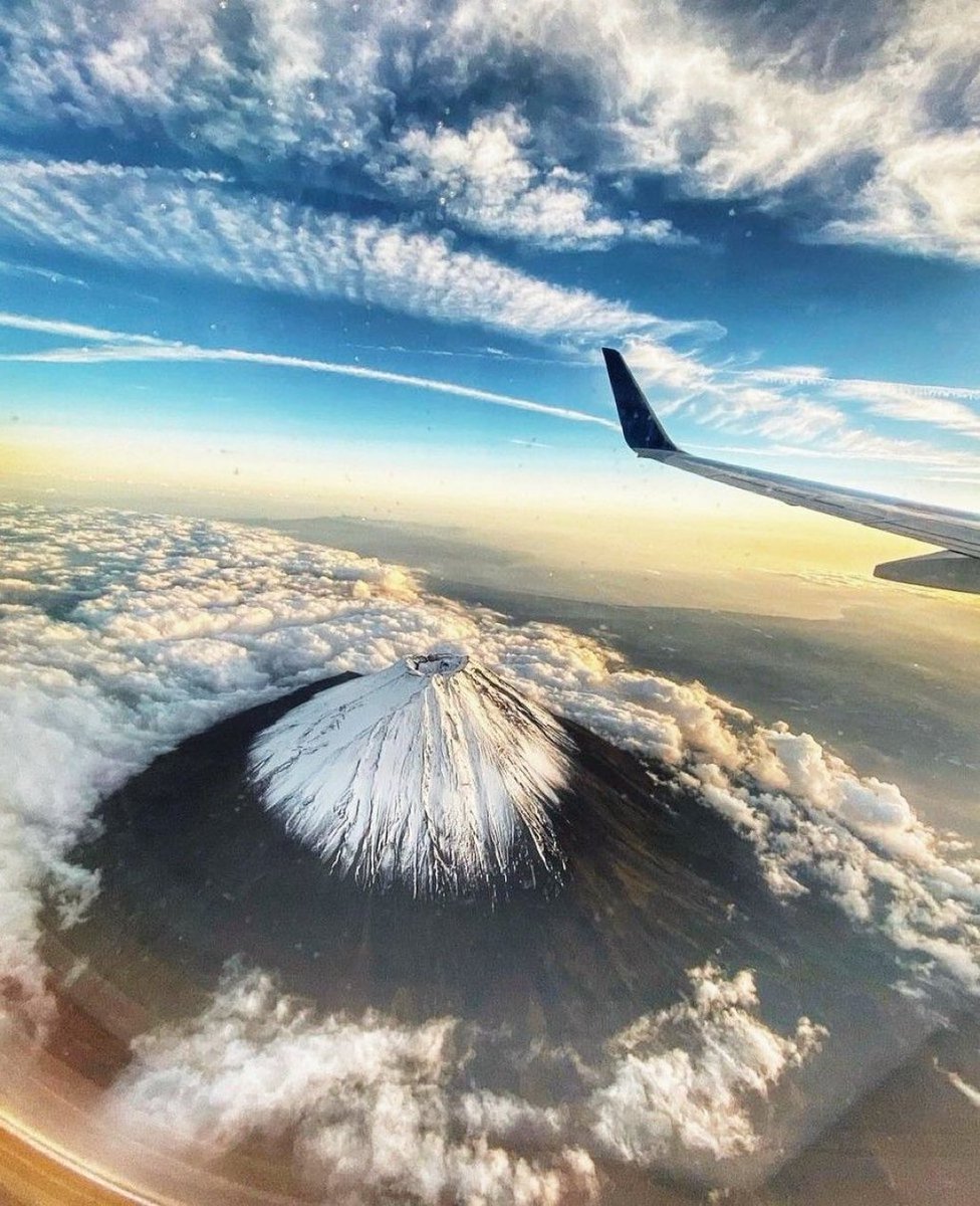 viewsoff's tweet photo. Mount Fuji, Japan 🇯🇵 https://t.co/0VZy80ZMjD