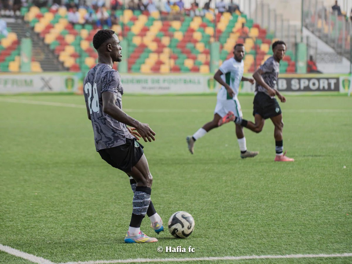 MedSesayMS's tweet photo. 🚨COUPE CAF : Le Hafia FC conteste fermement la reprogrammation du match retour face à l’AS Douanes et n’est pas disposé à rejouer dans ces conditions.
Le club dénonce les délais, la double facture et l’absence d’accompagnement, et menace de saisir le TAS.
#medsesay #MS25 https://t.co/fQlPhGyLIf