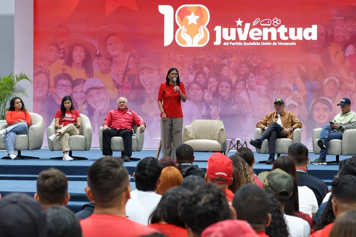 torrealbaf's tweet photo. @delcyrodriguezv @PartidoPSUV @dcabellor En este 18° Aniversario de la @juventudpsuv ratificamos que la juventud socialista no solo es el futuro, sino el motor principal de la Revolución Bolivariana. Una generación que se forma, asume las riendas y lidera con acción la consolidación de la Venezuela Potencia. https://t.co/biN8P8CjU1