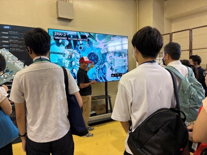 JAEA_msrc's tweet photo. 日曜日に開催された「J-PARC・原子力科学研究所施設公開2026」では、研究用原子炉JRR-3にも多くの方々がお越しくださいました。ご来場いただいた皆様、ありがとうございました。 https://t.co/SrtnBbTIMa